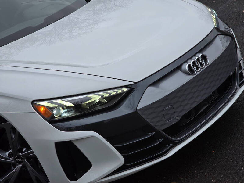 2022 Audi e-tron GT quattro Premium Plus