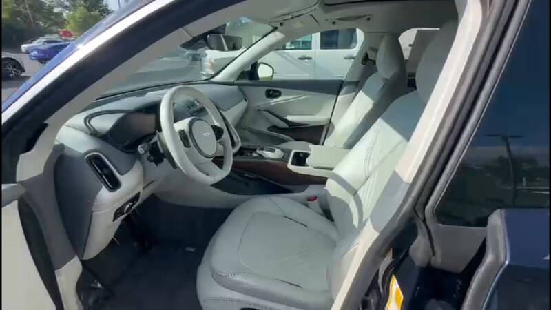 2021 Aston Martin DBX