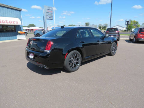 2018 Chrysler 300 S