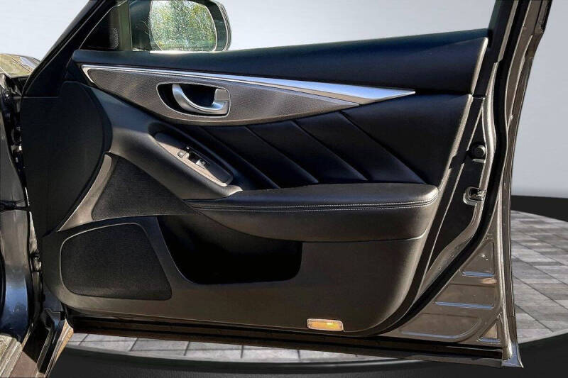 2015 Infiniti Q50