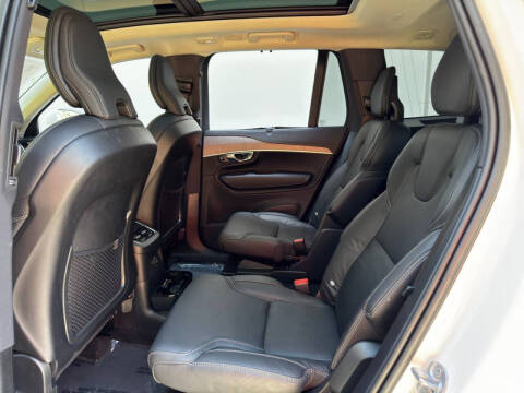 2023 Volvo XC90 Recharge T8 Ultimate Bright Theme 6P