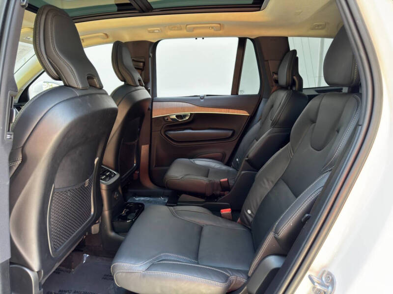 2023 Volvo XC90 Recharge T8 Ultimate Bright Theme 6P