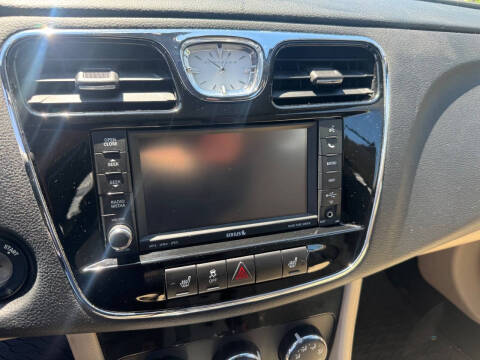 2013 Chrysler 200 Limited