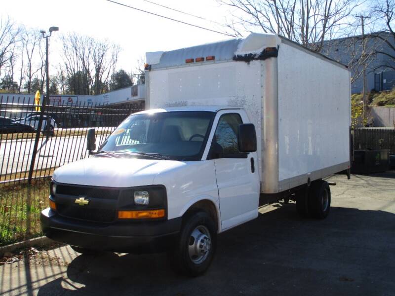 2009 Chevrolet Express Cutaway for sale at A & A IMPORTS OF TN in Madison TN