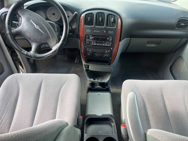 2006 Chrysler Town and Country