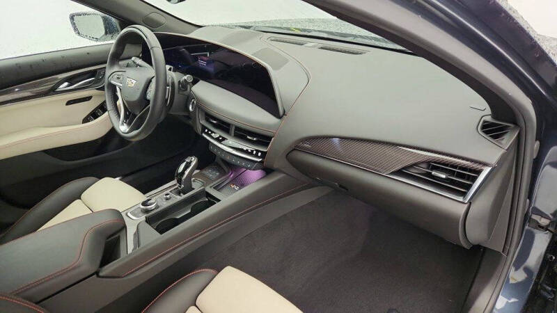 2025 Cadillac CT5 Sport