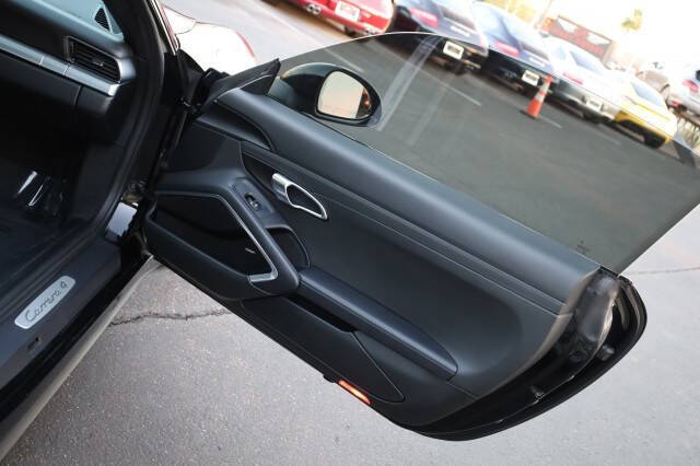 2017 Porsche 911 Carrera 4