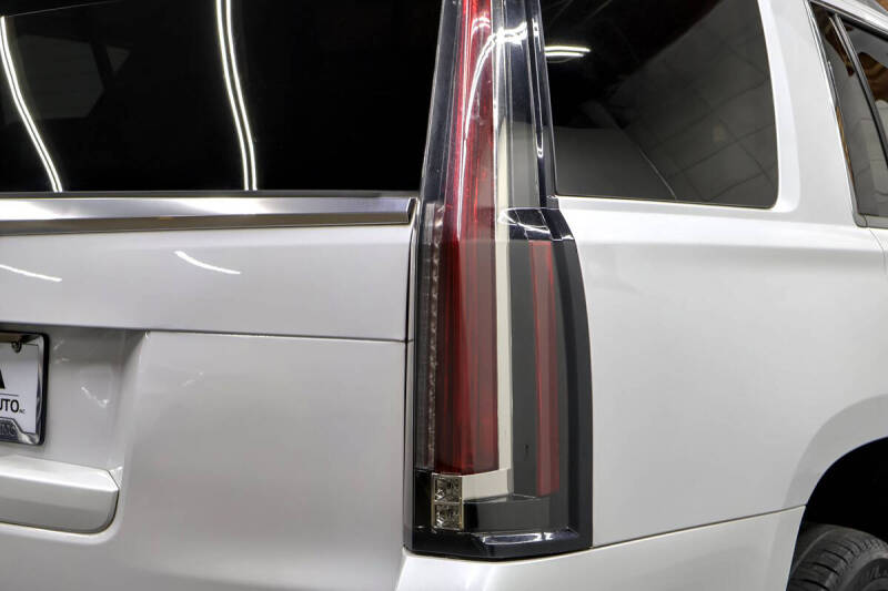 2020 Cadillac Escalade Luxury