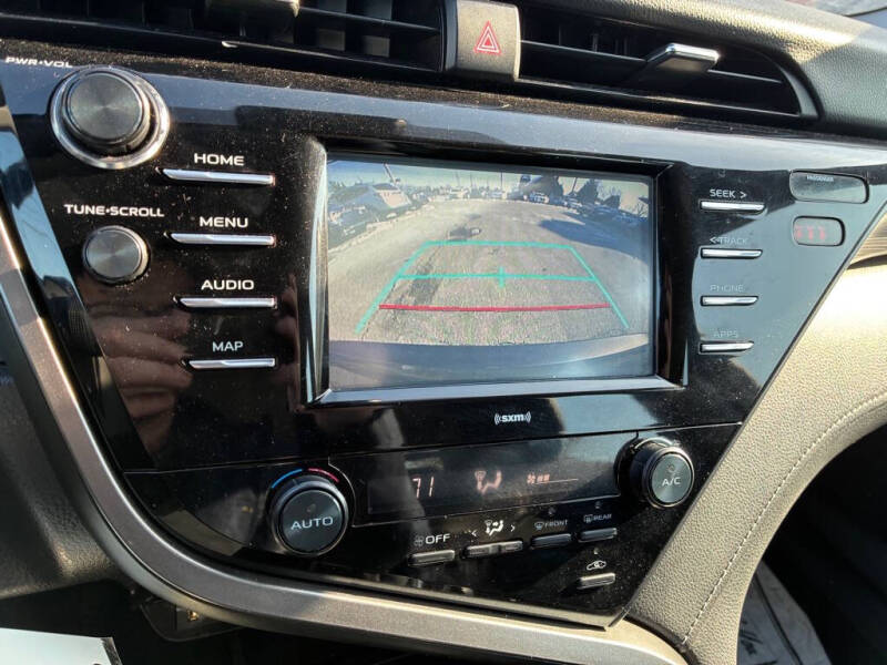 2020 Toyota Camry SE