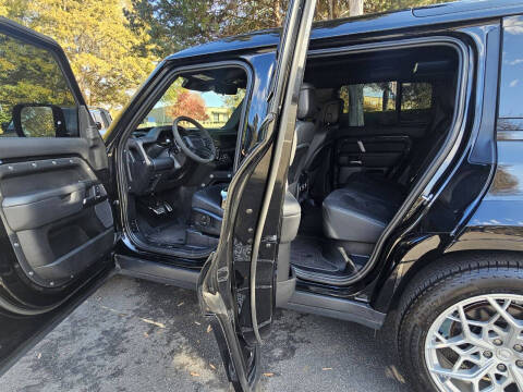 2024 Land Rover Defender 110 V8 P525