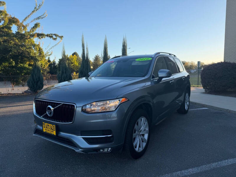 2016 Volvo XC90 T6 Momentum