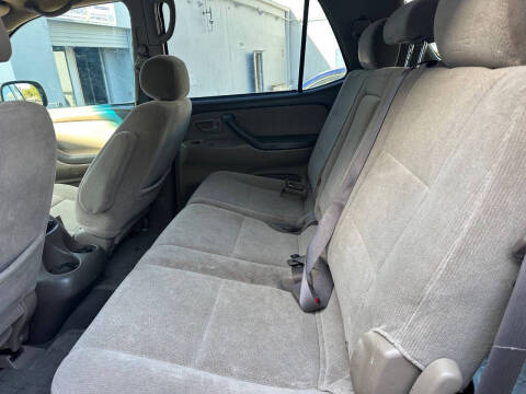 2003 Toyota Sequoia SR5