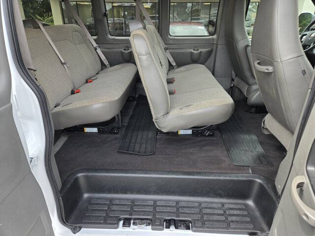 2025 Chevrolet Express LT 3500