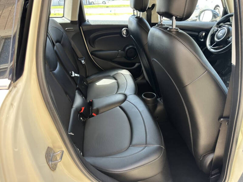 2017 MINI Hardtop 4 Door Cooper