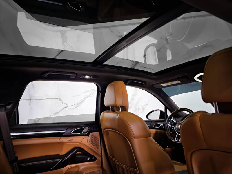 2016 Porsche Cayenne GTS