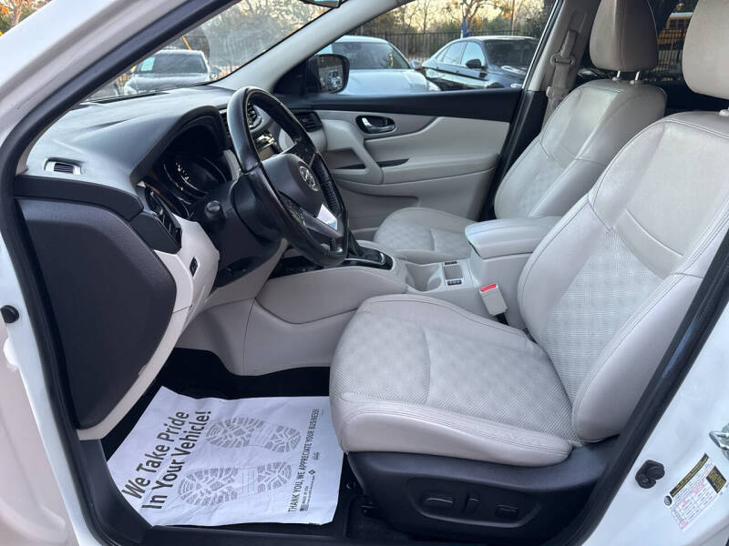 2020 Nissan Rogue Sport SV