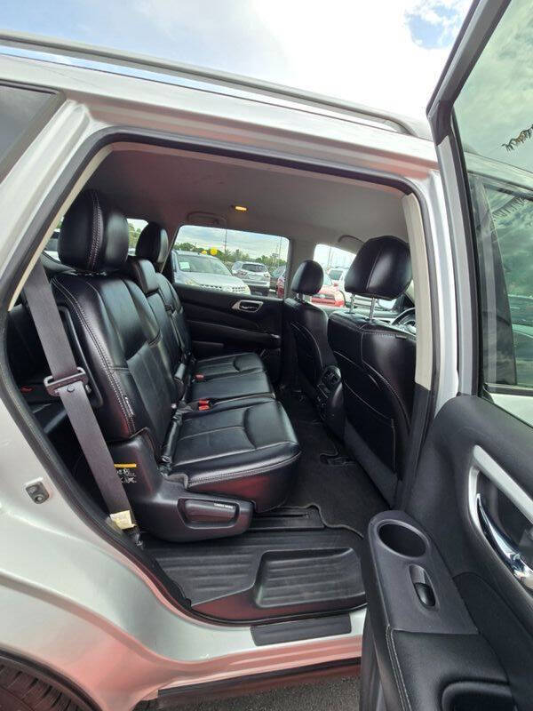 2020 Nissan Pathfinder SL