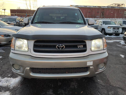 2004 Toyota Sequoia SR5