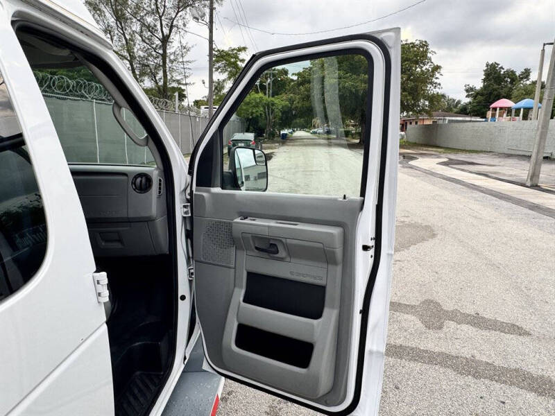 2013 Ford E-Series E-150