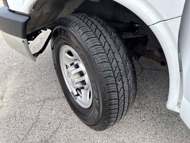 2022 Chevrolet Express 2500