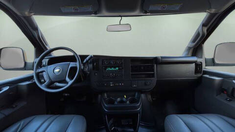 2025 Chevrolet Express 2500