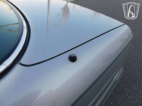 1990 Mercedes-Benz 300-Class 300 SE