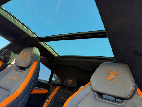 2023 Lamborghini Urus S