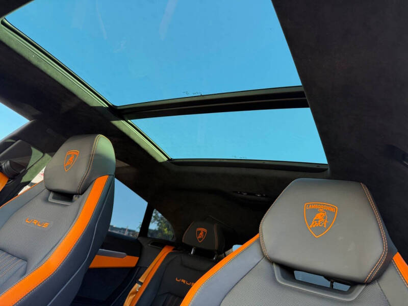 2023 Lamborghini Urus S