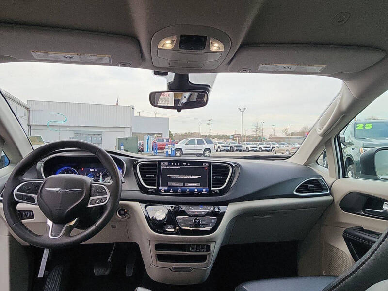 2023 Chrysler Pacifica Touring L