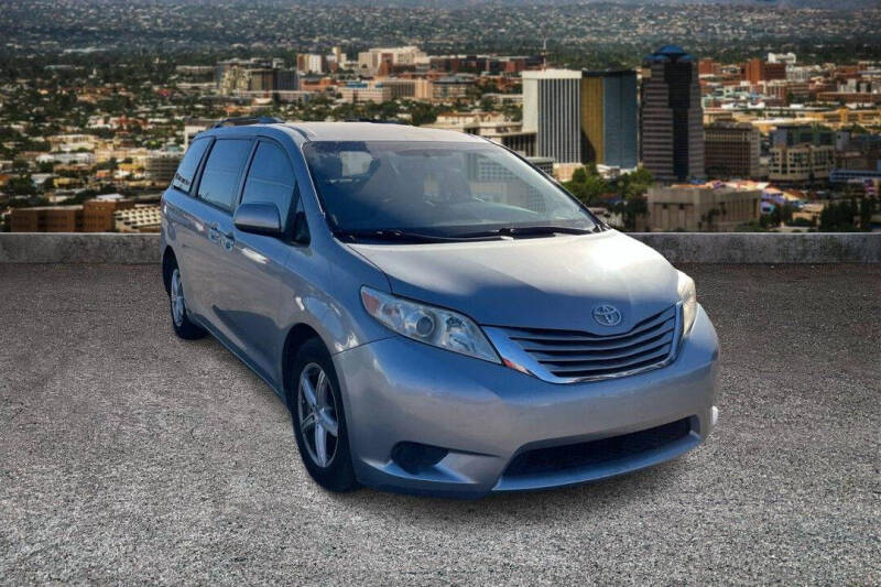 2017 Toyota Sienna LE 8-Passenger