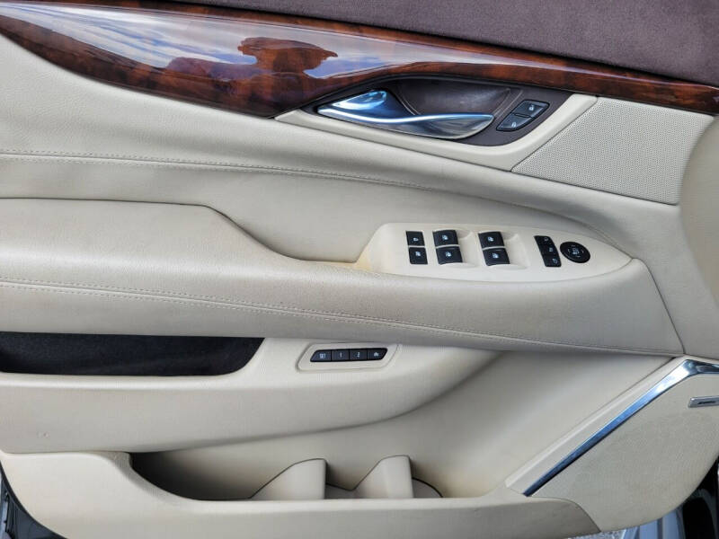 2015 Cadillac Escalade Luxury