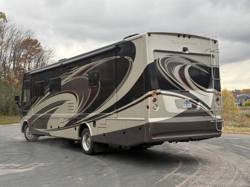 2014 Thor Motor Coach challanger