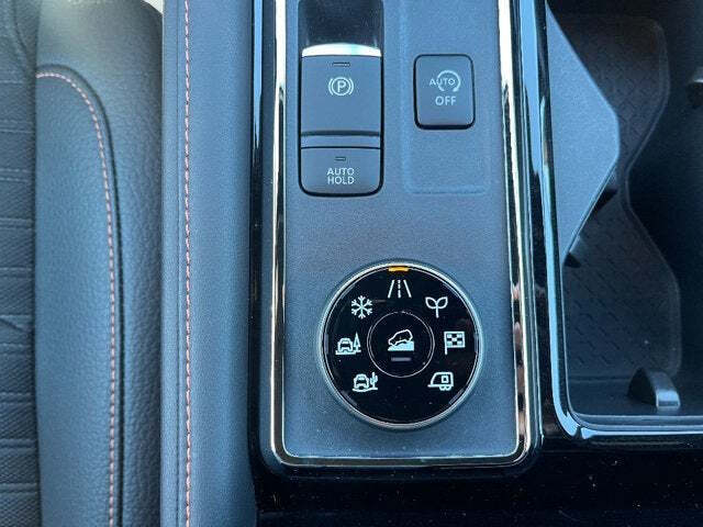 2023 Nissan Pathfinder 26