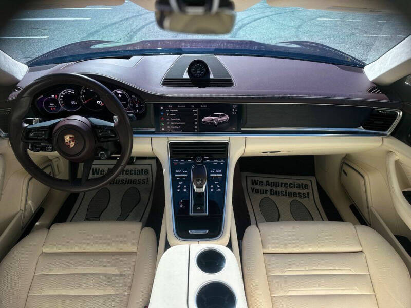 2023 Porsche Panamera GTS