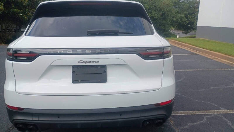 2023 Porsche Cayenne Platinum Edition