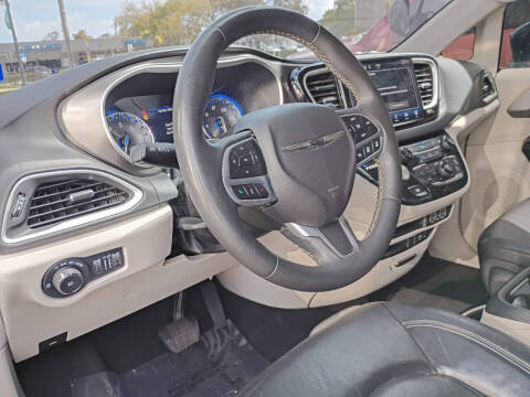 2022 Chrysler Pacifica Touring L