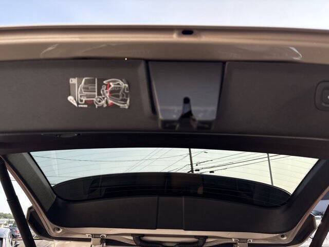 2024 Volvo XC90 Recharge T8 Ultimate Bright Theme 7P