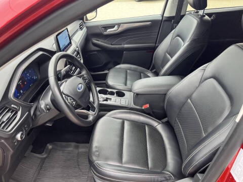 2021 Ford Escape Hybrid Titanium