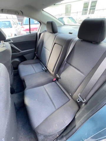 2011 Mazda MAZDA3 i Touring