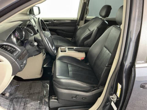 2013 Chrysler Town and Country Touring