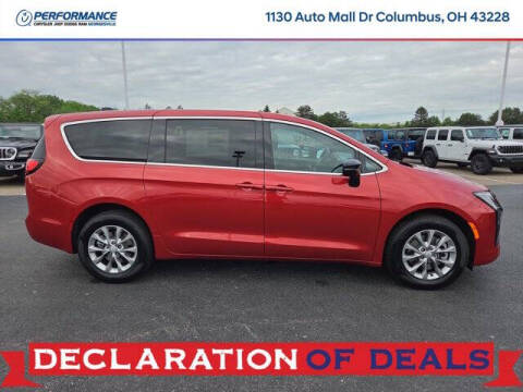 2027 Chrysler Pacifica Select