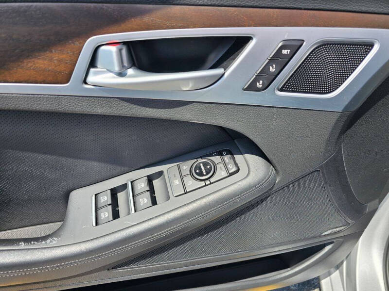 2017 Genesis G80