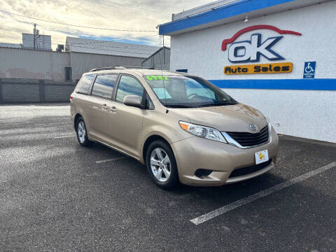 2011 Toyota Sienna LE 8-Passenger
