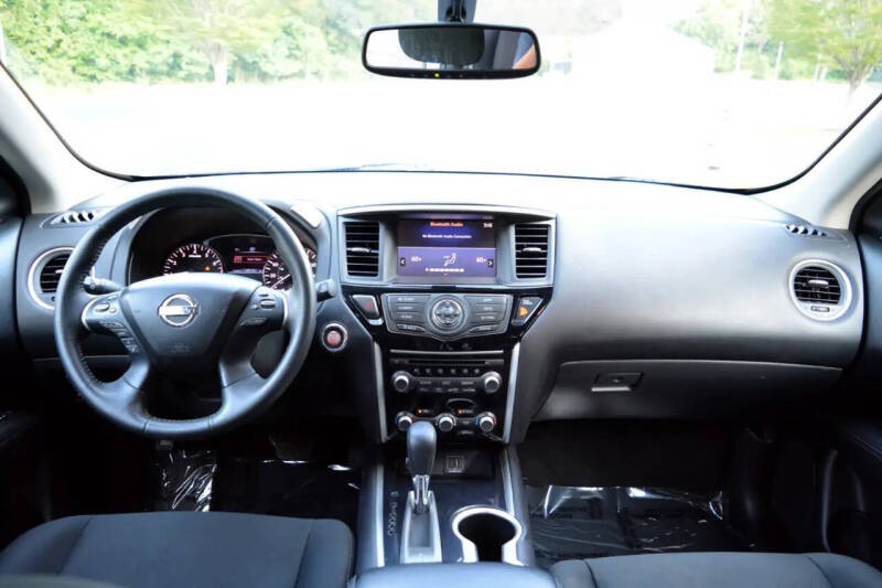 2019 Nissan Pathfinder S