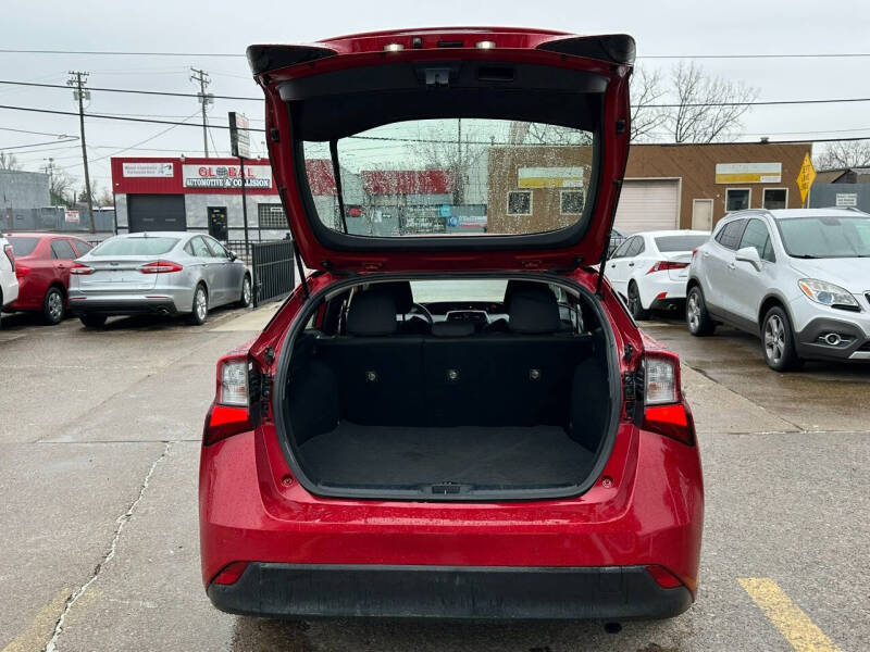 2019 Toyota Prius LE AWD-e