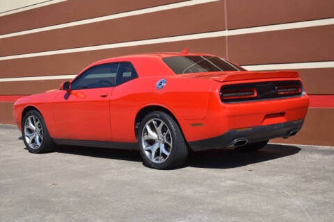 2016 Dodge Challenger SXT Plus