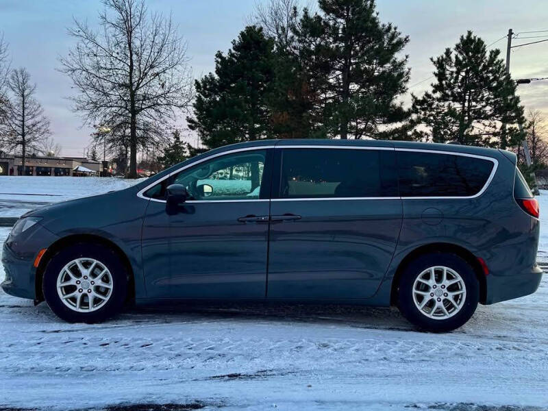 2017 Chrysler Pacifica LX