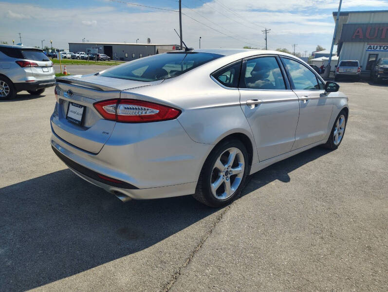 2016 Ford Fusion SE
