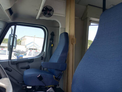 2014 Freightliner M2 106
