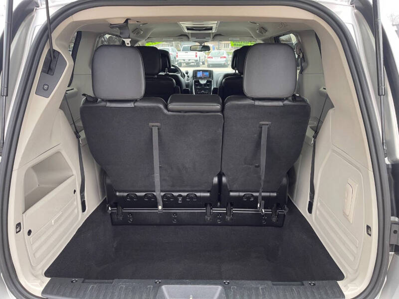 2012 Chrysler Town and Country Touring-L